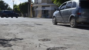 Anunciaron un plan para la reparación de calles urbanas asfaltadas en 2022 en Regina