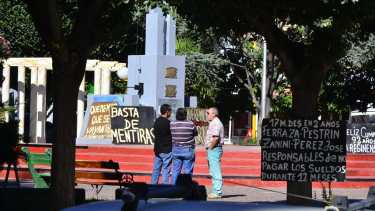 Recuerdan los 92 años de La Reginense con un reclamo por un año de sueldos adeudados