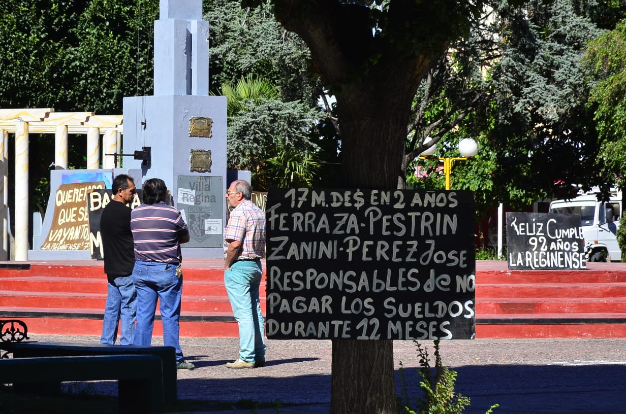 Trabajadores de La Reginense denunciaron a integrantes del consejo de administración. (Foto Néstor Salas)