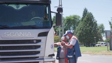 En los puentes carreteros hay disponible un puesto de vacunación libre. Foto: gentileza.