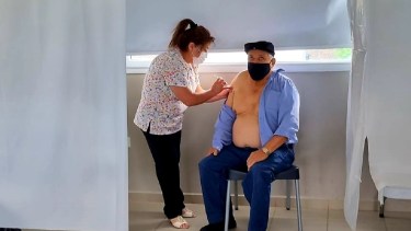 Convocan a mayores de 18 años para la dosis de refuerzo en Regina