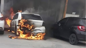 Investigan una serie de incendios en vehículos en Villa Regina