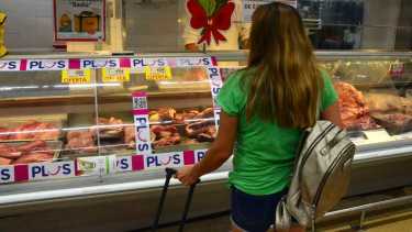 viedma - 22/12/2021
en la capital rionegrina llegaron los cortes economicos de carne que acordo el gobierno con empresas para estas fiestas
Foto: Marcelo Ochoa