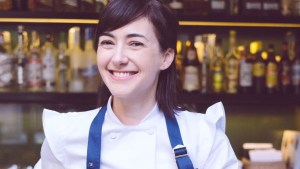 La chef Ximena Sáenz cocinará en la Feria de los Inmigrantes 2021 de Zapala