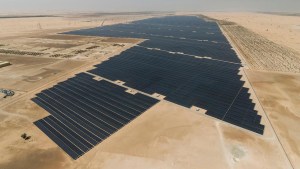 Emiratos Árabes quiere duplicar la generación renovable para 2030