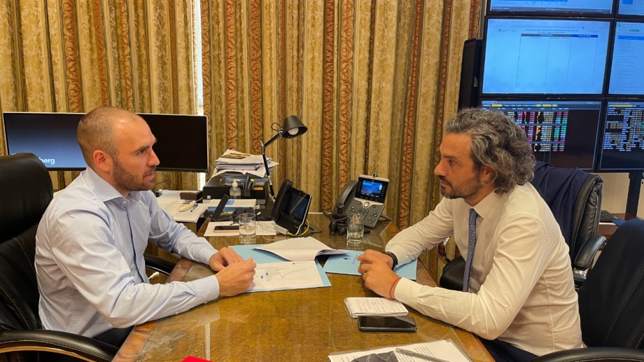 Guzmán y Cafiero, que se reunirá con representantes de Estados Unidos, hablaron sobre la negociación con el FMI.