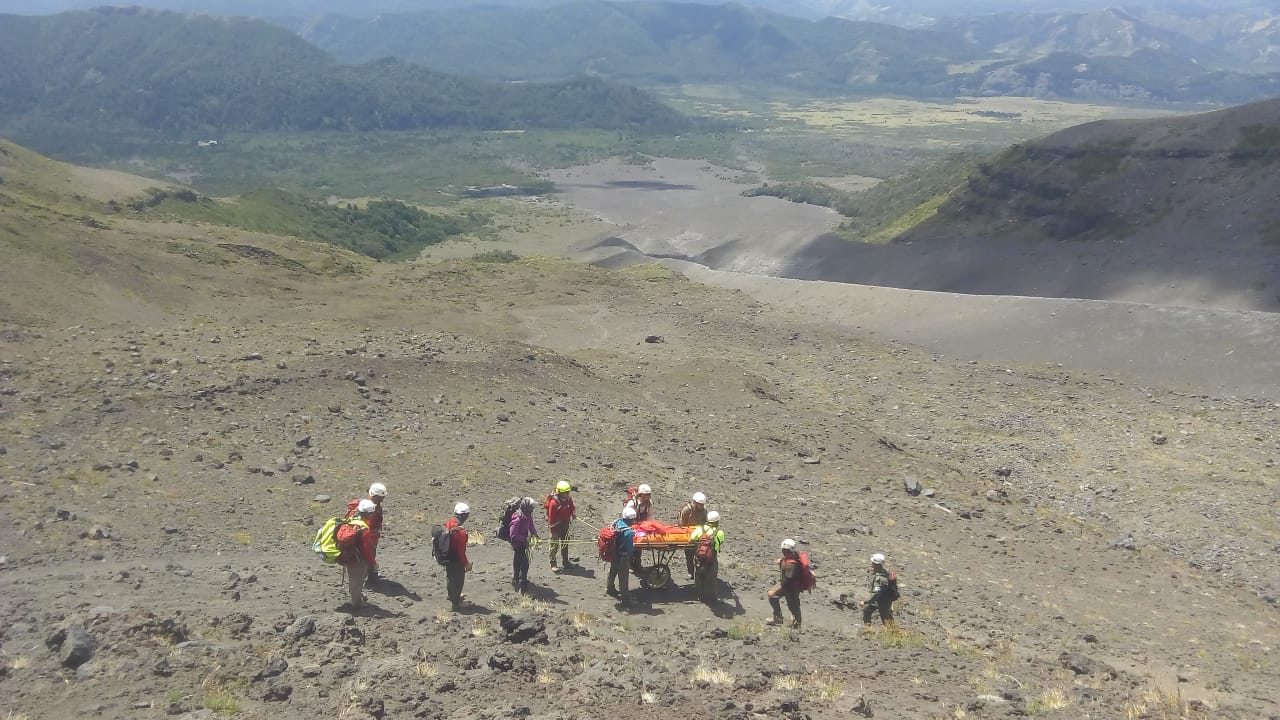 Se montó un operativo para rescatar a la mujer lesionada. Foto: Prensa Parque Nacional Lanín