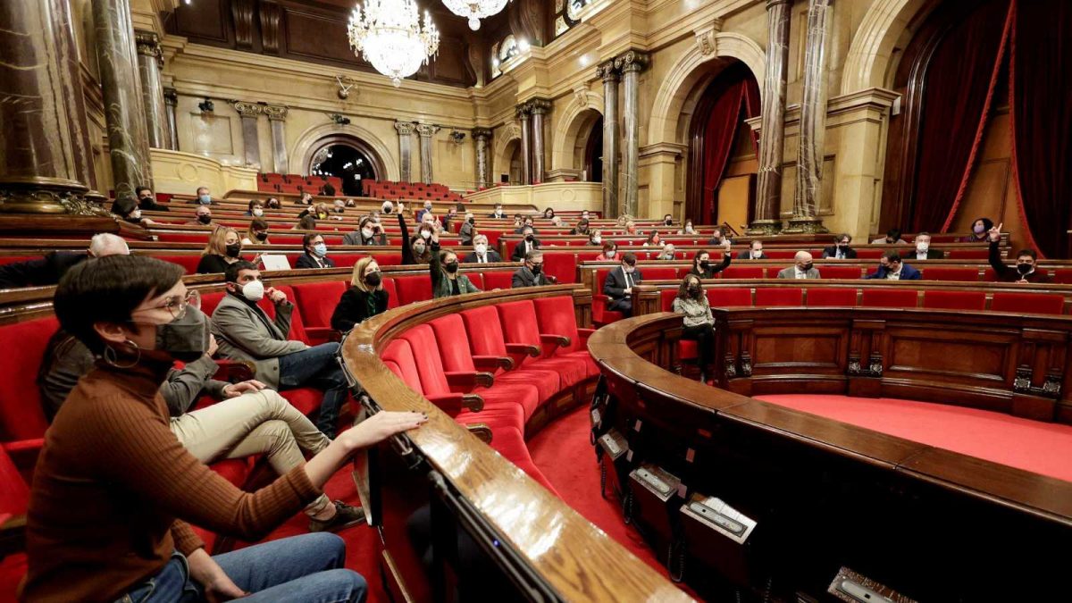 El Parlamento catalán aprobó 
