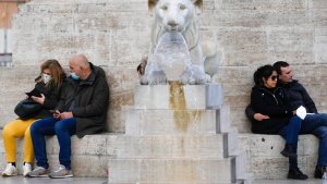 Italia decreta la vacuna obligatoria a mayores de 50 años