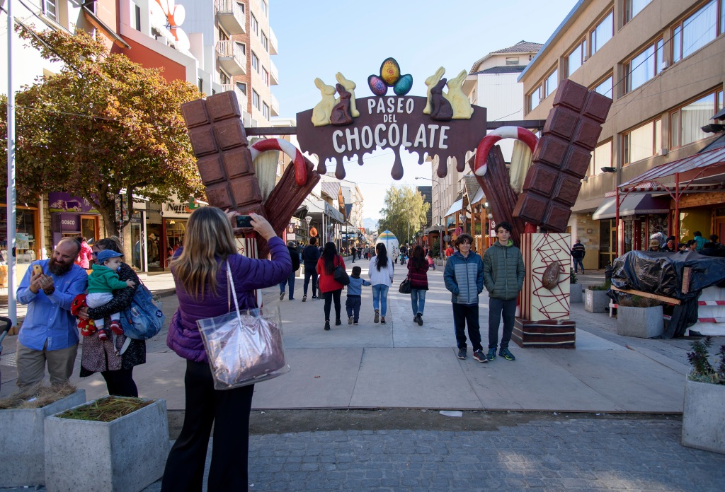 La Fiesta del Chocolate de Bariloche comienza hoy con un programa de actividades destinado a las infancias hasta el domingo. Archivo