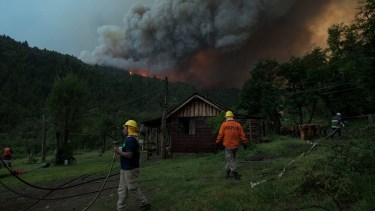 El incendio al sur de Bariloche se inició el 7 de diciembre y antes de fin de año tuvo sus días más críticos. Archivo/Marcelo Martinez 