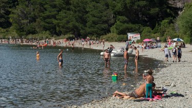 Las playas, el refugio de locales y turistas. Foto: archivo