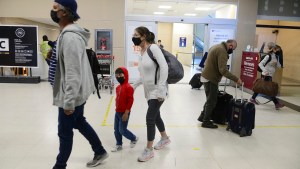 No habrá que presentar un PCR negativo al ingresar al país: todos los detalles de la medida