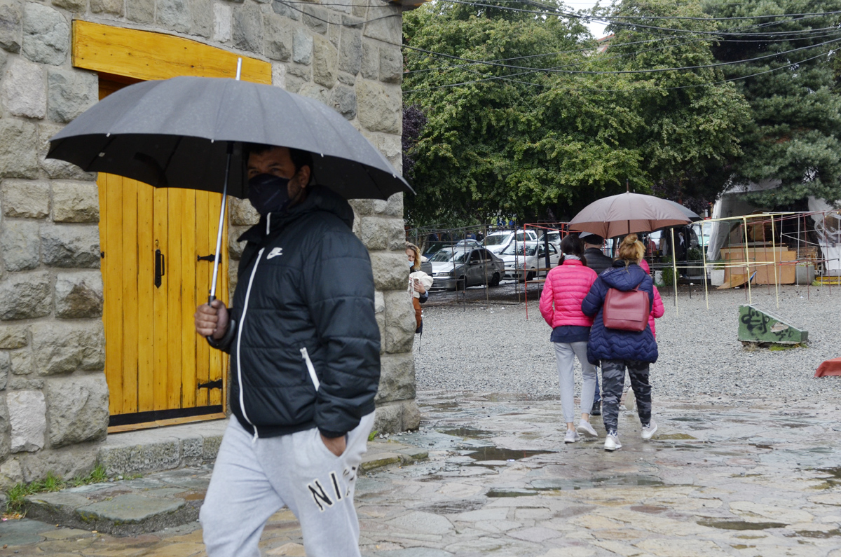 Gastronomía y paseos por el centro, los preferidos los días de lluvia. Foto: Chino Leiva