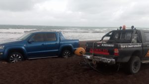 Rescató 500 vehículos en la playa y aconseja: “No se metan tan cerca de la orilla”