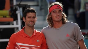 Dura crítica del griego Tsitsipas a Djokovic: «Nos hace pasar por estúpidos»