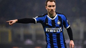 Christian Eriksen volvió a entrenar después de su problema cardíaco y espera equipo