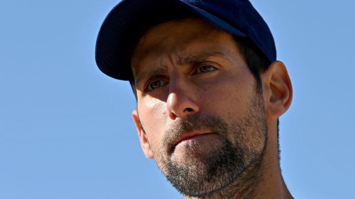 Novak Djokovic está cada vez más complicado para jugar el Abierto de Australia.. Foto: AP