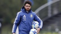 Imagen de Alerta en la selección: Aimar dio positivo y el plantel viaja a Chile por la tarde