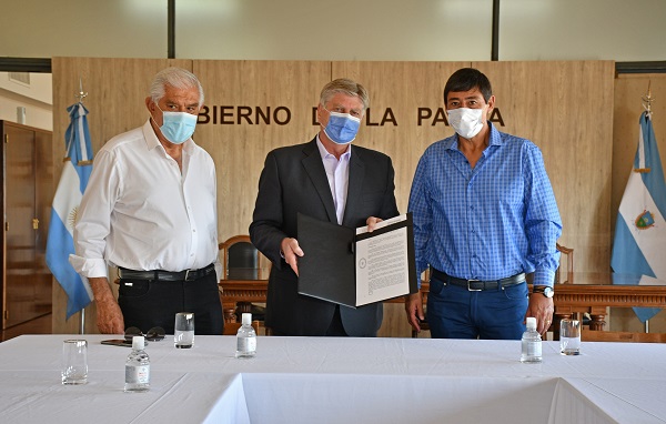 El gobernador Sergio Ziliotto se reunió con Marcelo Rucci y Guillermo Pereyra del sindicato y la mutual de los petroleros (Agencia Provincial de Noticias de La Pampa)