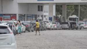 Las Grutas: la falta de nafta es la pesadilla de los turistas