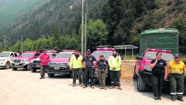 El personal de Regina trabaja desde Navidad en el sector, junto con agentes de Huergo y Godoy. Foto gentileza