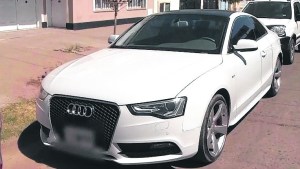 Libertad condicional para un gestor y su hijo condenados por distribuir droga en autos de alta gama