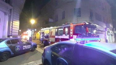 Feroz incendio en un hotel de Buenos Aires: murió una mujer y hay un herido de gravedad