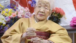 Una mujer japonesa cumple 119 años: sobrevivió a tres epidemias y a dos guerras mundiales
