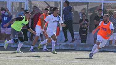 Kevin fue figura contra Rincón y gritó con alma y vida el 2 a 1 que empezó a edificar la remontada. (Foto: Fabián Ceballos)