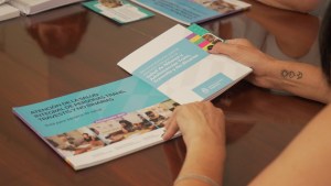 Neuquén adhiere a la guía para la atención de salud de las personas trans, travestis y no binarias