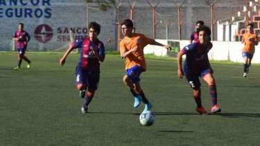 Los clásicos entre Argentinos del Norte y Deportivo Roca del bloque menor tuvieron que ser postergados por casos de coronavirus.