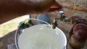 Vecinos reclaman falta de agua en la zona rural de Roca