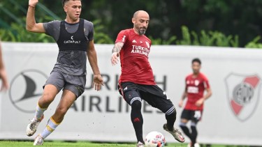 Javier Pinola en el amistoso de hoy del Millo contra Atlanta. Foto: prensa River