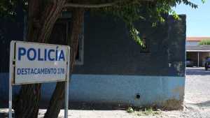 Encontraron una moto robada en Roca: el conductor chocó a un auto y se fugó