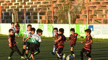 Ayer en el Luis Maiolino la actividad la abrieron los más pequeños. Foto: Andrés Maripe