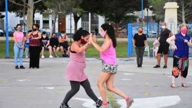 La cuidad cuenta con talleres municipales de tango. La preliminar del Mundial se realizará en Roca. Foto archivo.