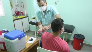 En los primeros seis días del año, hubo 9.500 dosis aplicadas en Roca. Foto: Juan Thomes