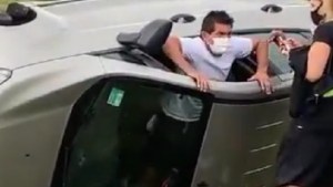 «Pulga» Rodríguez se vistió de héroe: rescató a una mujer que se accidentó con su auto