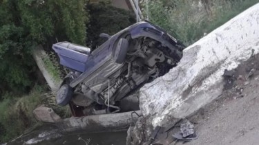 Uno de los autos involucrados en el accidente. 