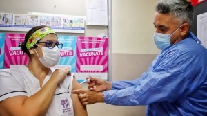 Recomiendan a los recuperados de coronavirus esperar 90 días para vacunarse
