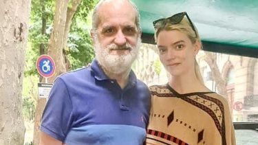 El diseñador Laurencio Adot fue el primero en advertir la presencia de Anya Taylor-Joy. Foto: Gentileza Instagram laurencioadot