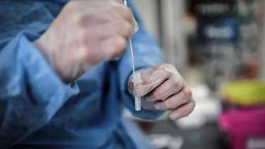 La nueva variante en Francia fue detectada en Marsella. Foto: Steephane de Sakutin/ El Mundo