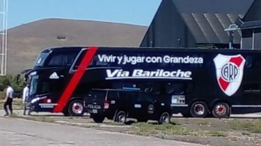 La delegación llegó alrededor de las 16 a la zona cordillerana. Foto: Patricio Rodríguez.-
