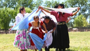 Con folclore, doma y sorteos, llega la Fiesta del Gaucho en Chichinales