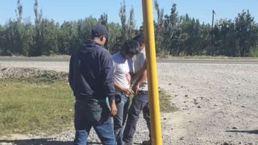 Ya instalan el semáforo en Ruta 22 y Félix Heredia de Roca, tras el pedido de vecinos