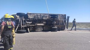 Volcó un camión en Plottier y falleció el acompañante