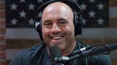 Joe Rogan, señalado como un irresponsable por gran parte de la comunidad científica y sanitaria de Estados Unidos.