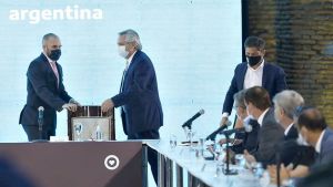 ¿Guzmán debe seguir negociando?