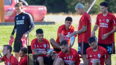 River entrenó por la mañana y también lo hará por la tarde en El Desafío. Fotos: Patricio Rodríguez. 